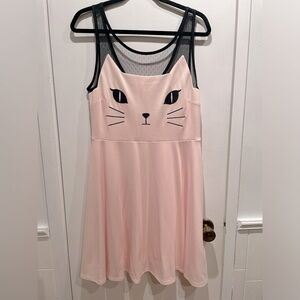 Cute cat face dress with lace detail